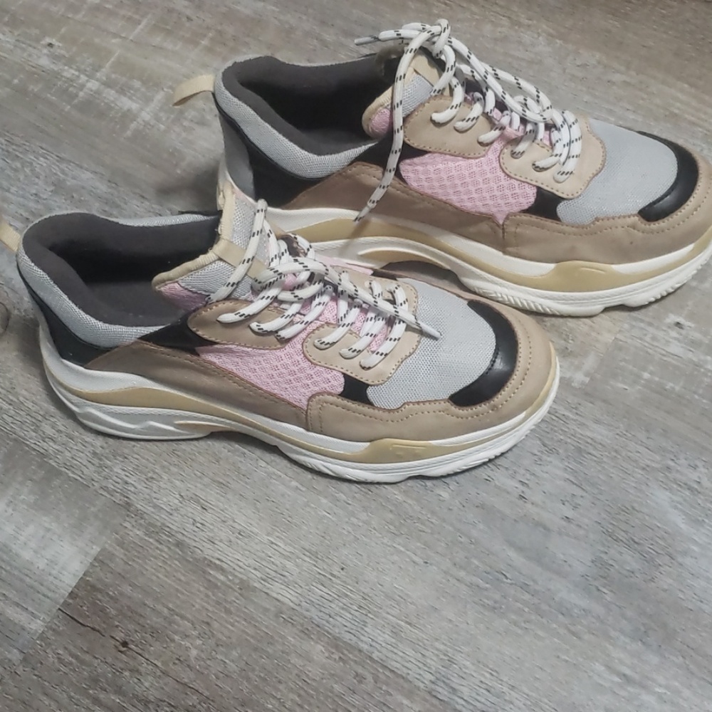 Akira sneakers